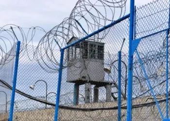 Bakıda HƏBSXANADA İNSİDENT: Məhkum mayoru döydü