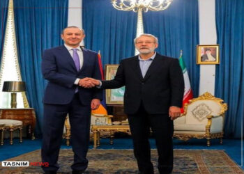 Qriqoryan Laricani ilə görüşdü