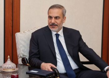 Hakan Fidan Harris ilə görüşdü