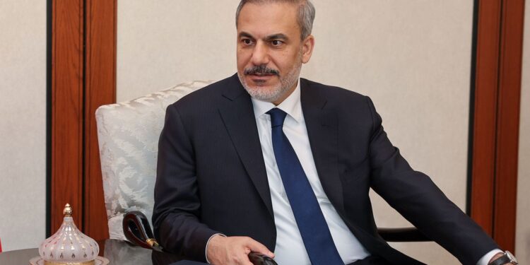 Hakan Fidan Harris ilə görüşdü