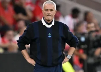 “Fənərbağça” Mourinyo ilə yolları ayırdı