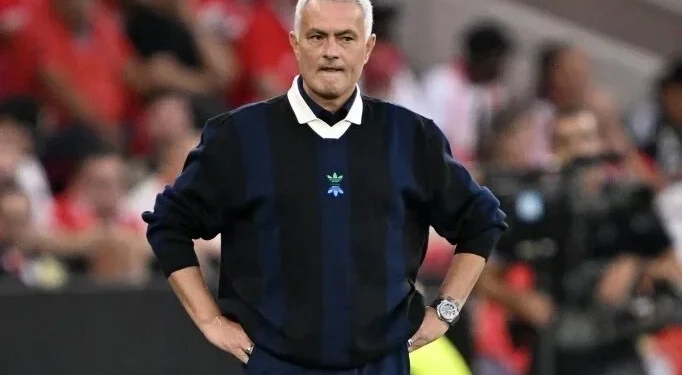 "Fənərbağça" Mourinyo ilə yolları ayırdı