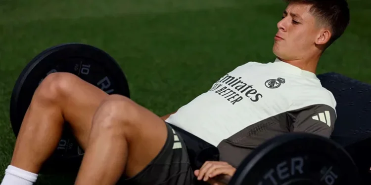 Arda Gülər Kroos və Modriçin varisi oldu