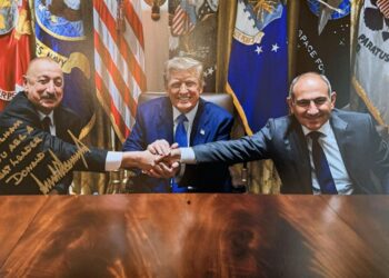 Trampdan Azərbaycan Prezidentinə imzalı foto: “İlham, Siz böyük lidersiniz”