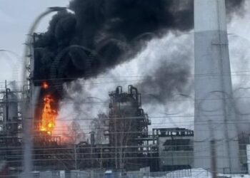 Ukrayna ordusu Rusiyanın iki neft emalı zavoduna zərbələr endirib