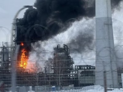 Ukrayna ordusu Rusiyanın iki neft emalı zavoduna zərbələr endirib