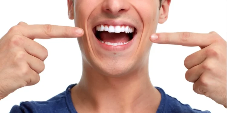 Dişləri ağartmaq üçün təbii üsul