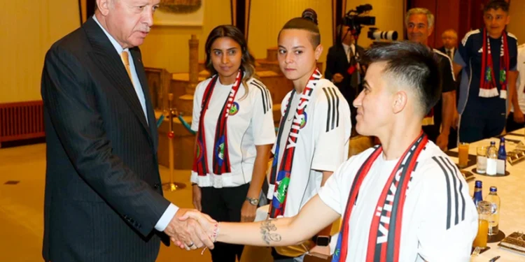 Azərbaycan millisinin futbolçuları Ərdoğanla görüşüblər