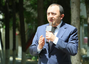 İcra başçısı baş memarı, şöbə müdirini və sürücüləri işdən çıxardı