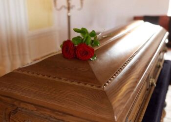 Məşhur yazıçı vəfat etdi – FOTO