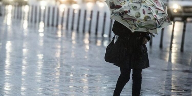 Yağıntılı və küləkli hava müşahidə olunur - FAKTİKİ HAVA