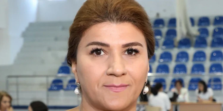 Azərbaycanda məktəb direktorunun ölkədən çıxışına qadağa qoyuldu