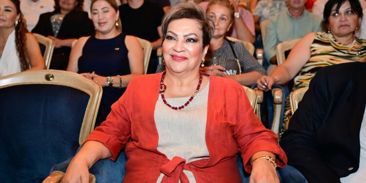 Afaq Bəşirqızına “Şərəf” ordeni təqdim olundu