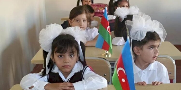 Məktəbə yeni başlayan uşaqların valideynlərinə XƏBƏRDARLIQ