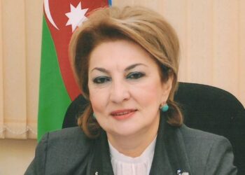 Məktəb direktoru işdən çıxarıldı – FOTO