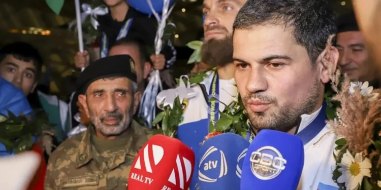 Millimizin baş məşqçisinə cinayət işi açılıb: Gömrük Komitəsini ittiham etdi