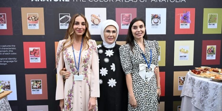 Leyla və Arzu Əliyevalar Nyu-Yorkda sərgidə iştirak etdilər