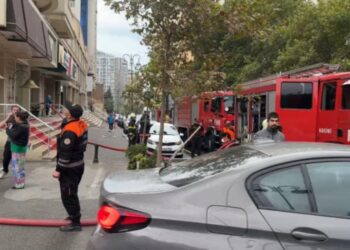 Bakıda binada yanğın: Sakinlər təxliyə olundu – FOTO – VİDEO
