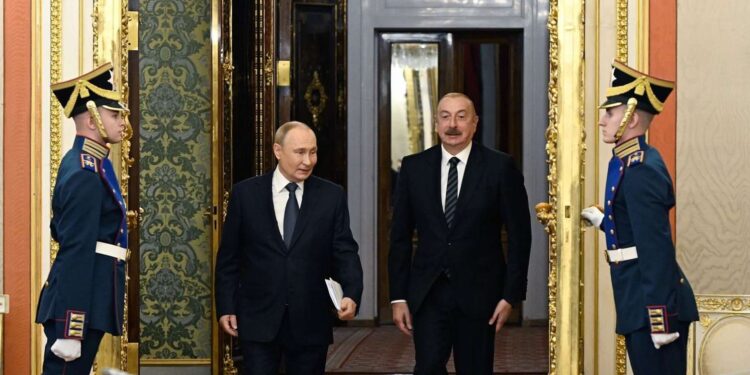 Putin Əliyevlə buna görə görüşmək istəmədi - Politoloq