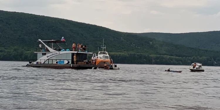 Rusiyada qayıq aşdı - 3 ölü