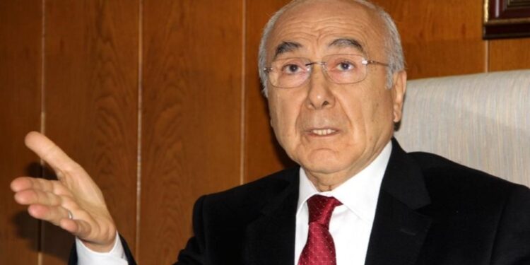 Sabiq bələdiyyə sədrinin təyyarədə halı pisləşdi - Xəstəxanaya yerləşdirildi