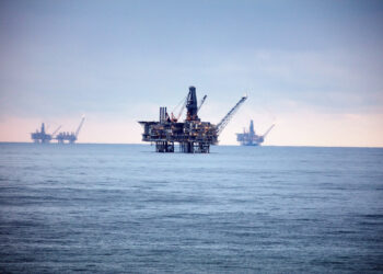 Azərbaycan nefti neçəyə satılır?