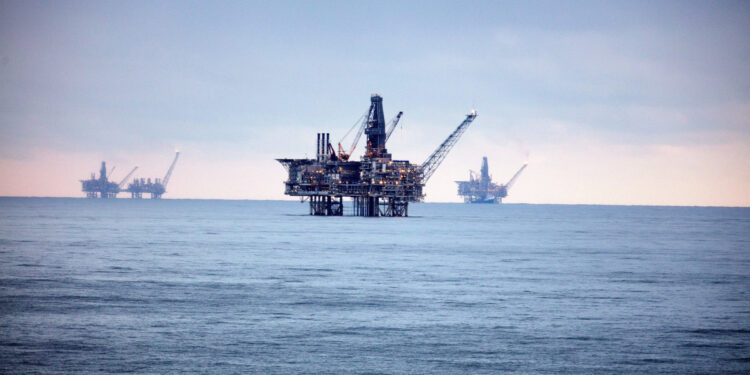 Azərbaycan nefti neçəyə satılır?