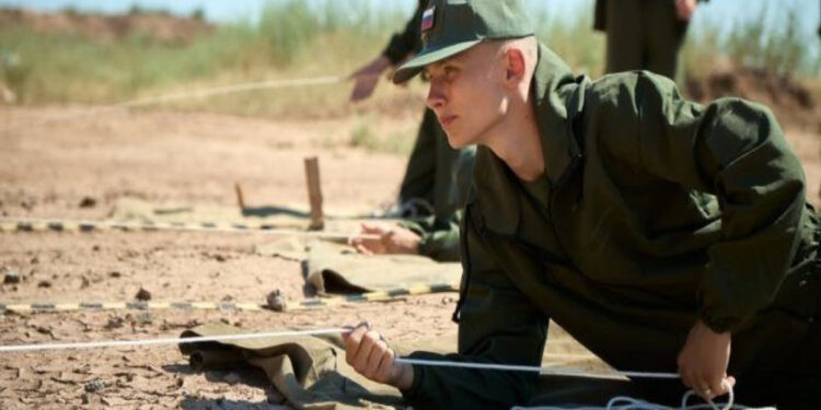 Britaniya kəşfiyyatı: Rusiya oğurlanmış ukraynalı uşaqlardan əsgər hazırlayır