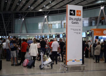 “Hraparak”: Qarabağı könüllü tərk etmiş ermənilər Ukraynada döyüşmək üçün Rusiyaya gedir