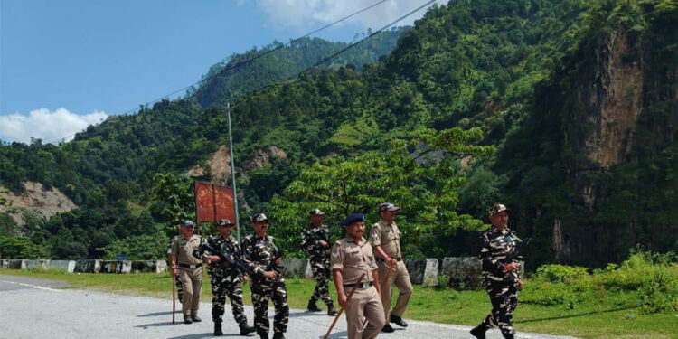 Hindistan Nepalla sərhəddə təhlükəsizlik tədbirlərini gücləndirib