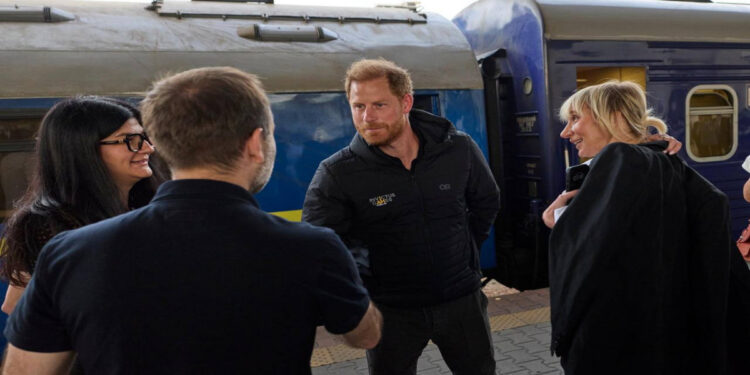 Şahzadə Harri Ukraynaya səfər edib