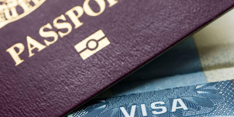 Tramp yüksək ixtisaslı vizaların qiymətini qaldırıb