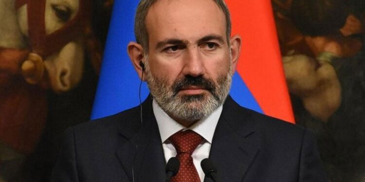 Paşinyan Rusiyaya işgüzar səfərə gedib