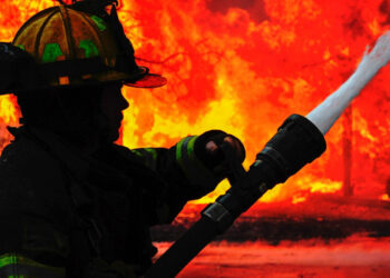 Bakıda ev yanıb, bir nəfər tüstüdən zəhərlənib