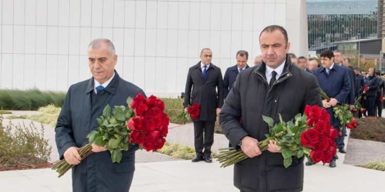 DTX və XKX rəisləri Zəfər parkını ziyarət etdilər - FOTOLAR