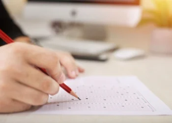 Buraxılış imtahanlarında iştirak edə bilməyənlər yenidən imtahan verəcək