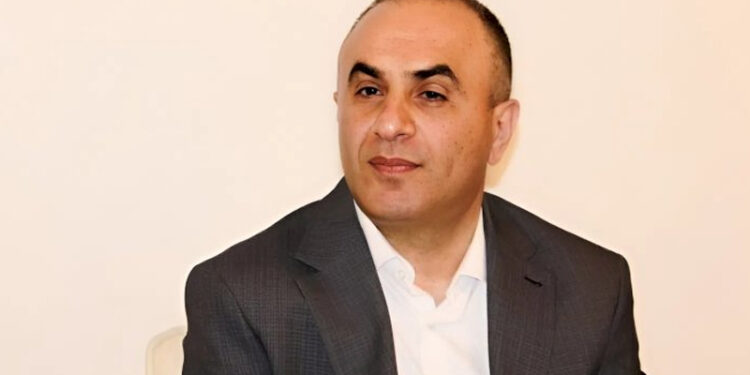 Prorektor işdən çıxmaq üçün ərizə yazdı - Nazir qəbul etdi