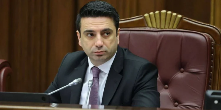 Simonyan: Ermənistan hərbi xərclərdə Azərbaycanla rəqabət apara bilməz