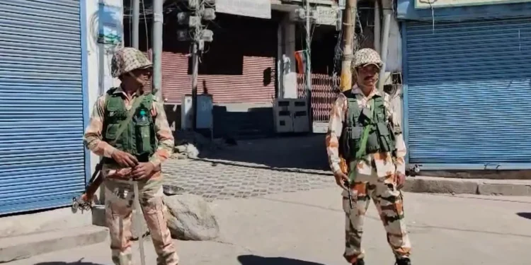 Hindistanda komendant saatı tətbiq edilib - 50 nəfər saxlanılıb