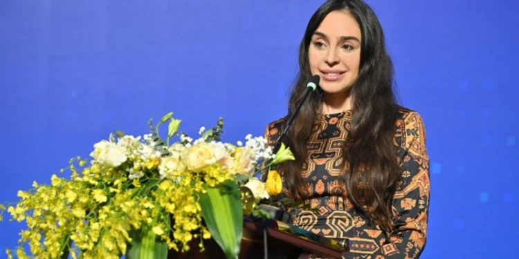 Leyla Əliyeva "Nine Senses Art Center"dəki sərgiyə baxış keçirib