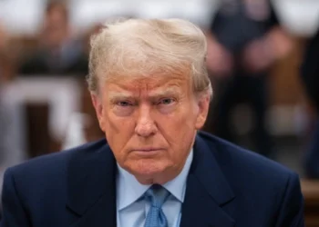 Trampın müayinə oluna biləcəyi tibb mərkəzində təhlükəsizlik artırılmayıb