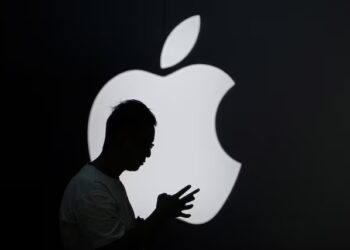 Apple müəllif hüquqlarını pozmaqda ittiham olunur – Süni intellekt mübahisəsi böyüyür