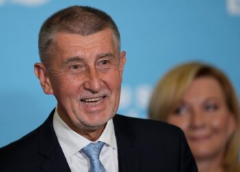 Sabiq Baş nazir hücuma məruz qaldı