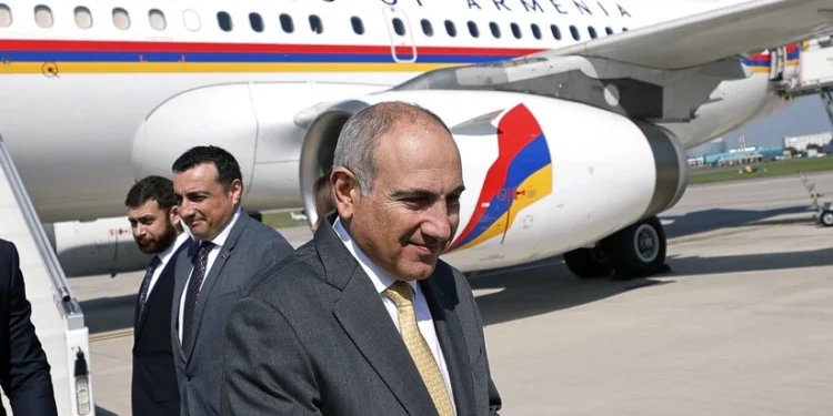 Paşinyanın təyyarəsi ilk dəfə Azərbaycan hava məkanından keçib