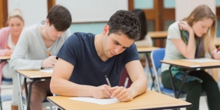 100-dən çox tələbə Azərbaycana köçürülmək üçün müraciət edib - RƏSMİ