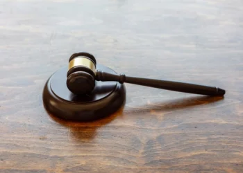 Qətldə təqsirləndirilən ata və oğulun cinayət işi məhkəməyə göndərilib