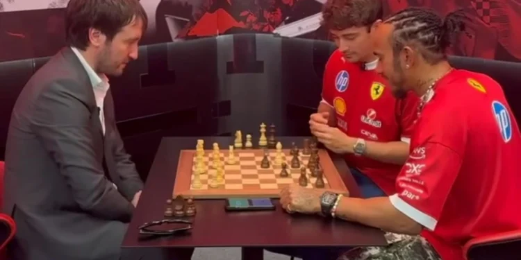 Teymur Rəcəbov "Formula 1" pilotları ilə şahmat oynadı