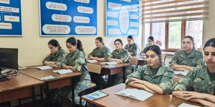 Azərbaycanda ilk dəfə qadın hərbi həkimlər hazırlanacaq