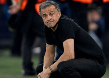 Velosipeddən yıxılıb körpücük sümüyünü sındırdı