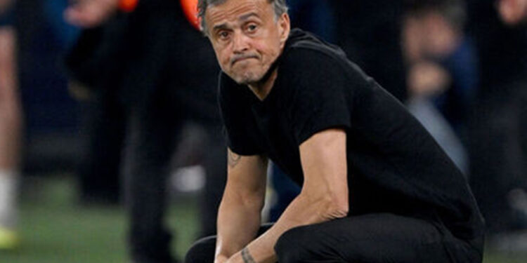 Velosipeddən yıxılıb körpücük sümüyünü sındırdı